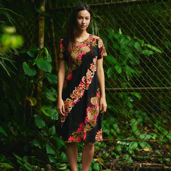 Hilo Hattie Pineapple Midi Hawaiian Dress Luau  Vacation Resortwear EUC - Picture 7 of 7